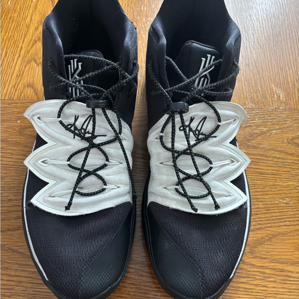 Preowned Nike Kyrie 5 Black and White size 15
